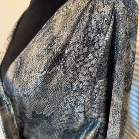 Elegant Snake Print Wrap Dress - Picture 5 of 5